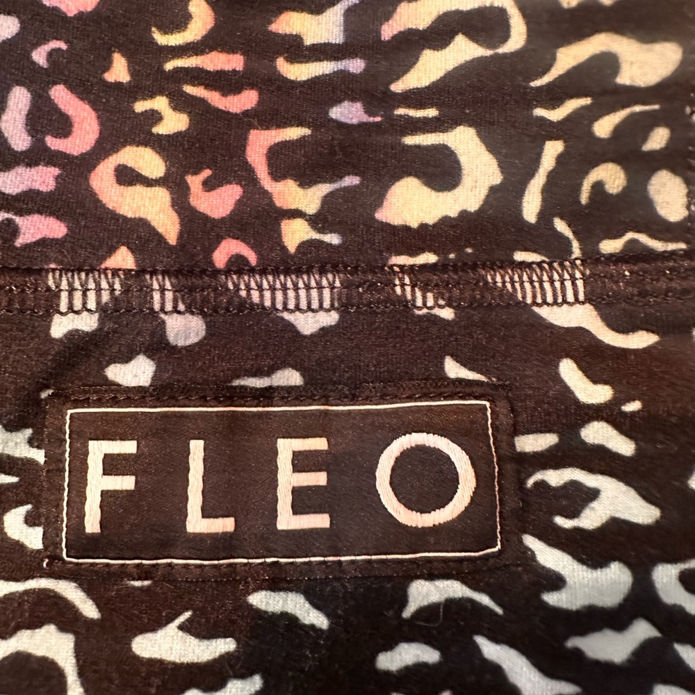 Women's FLEO workout shorts.
Size Small - Picture 10 of 11